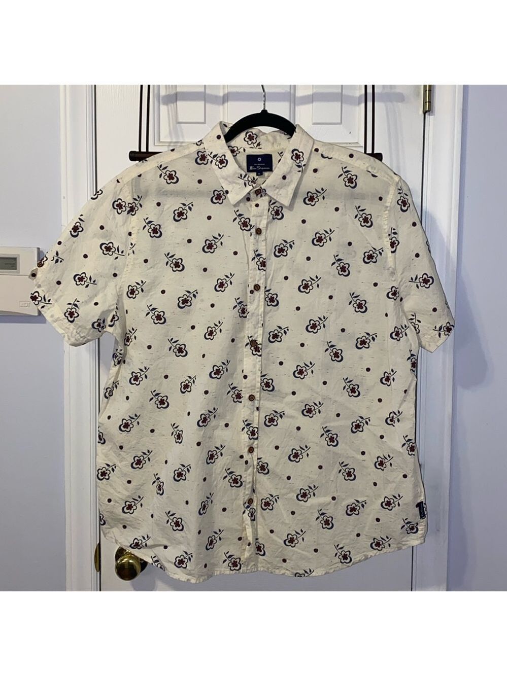 Ben Sherman sz. XL Floral shirt, 99% cotton, New without the tags.